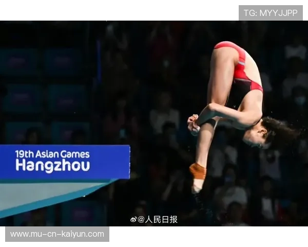 男团十米台“炸裂一跳”全场震撼：赵仁杰单跳高分98.05，零水花引爆全场